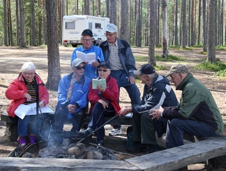 Lauluhetki nuotiolla